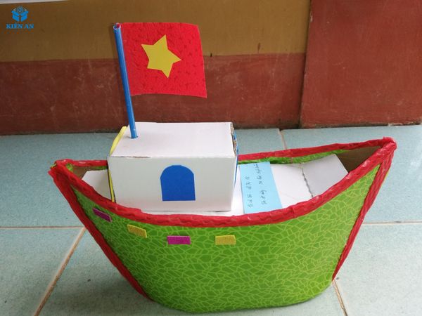 lam-thuyen-tu-bia-carton-1